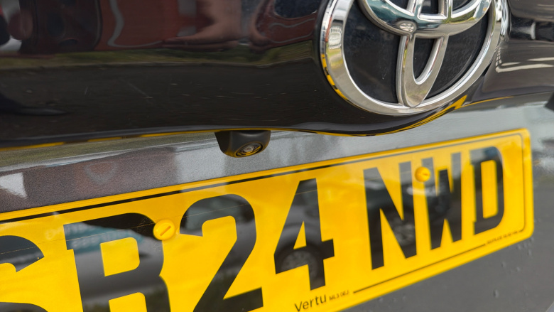 Toyota Yaris 1.5 Hybrid Design 5dr CVT Hybrid Hatchback